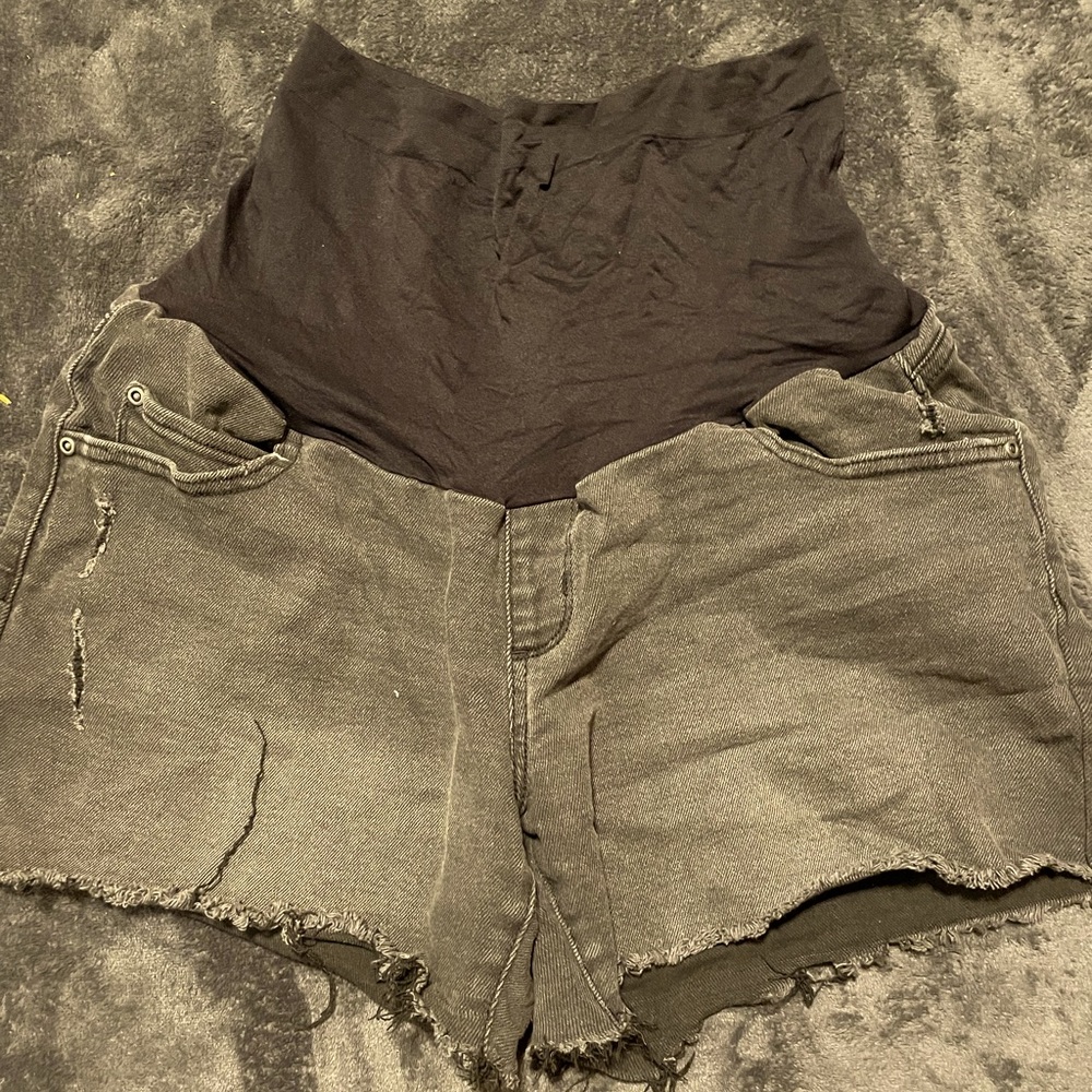 2/$10 💙 Size 14 Sonoma Distressed Maternity Shorts Over the Belly